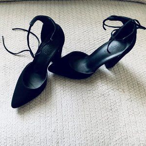 Black Tie-up Heels